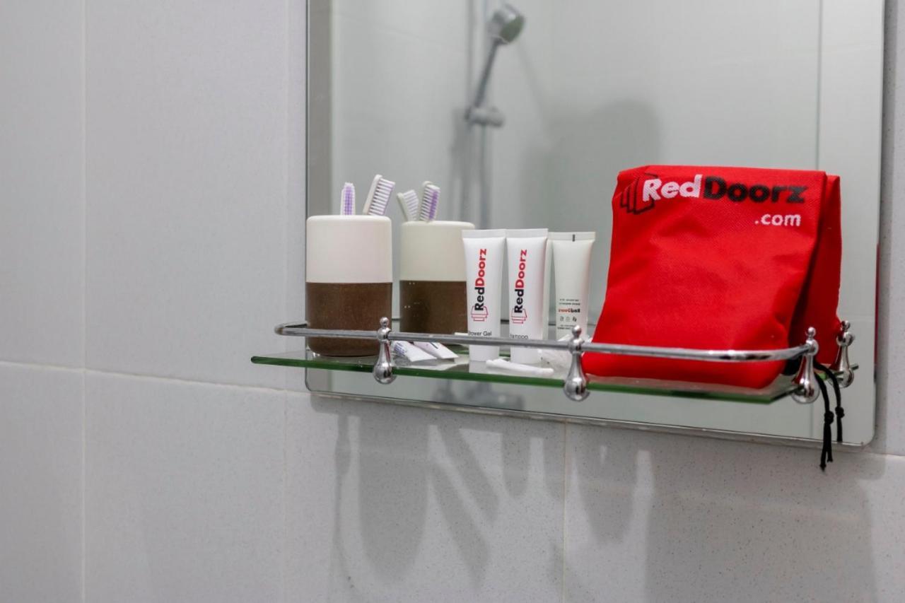 Reddoorz @ Taman Royal Tangerang Hotel Exterior photo