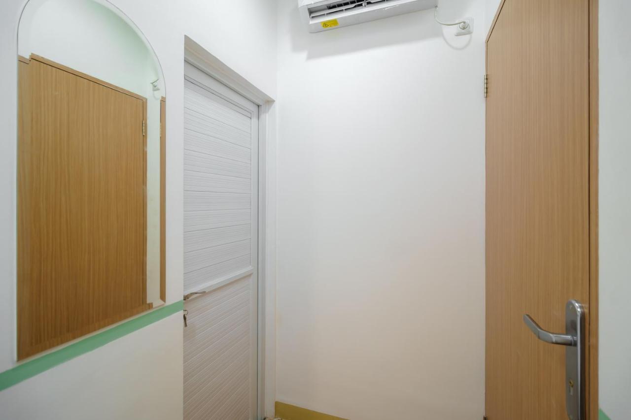 Reddoorz @ Taman Royal Tangerang Hotel Exterior photo